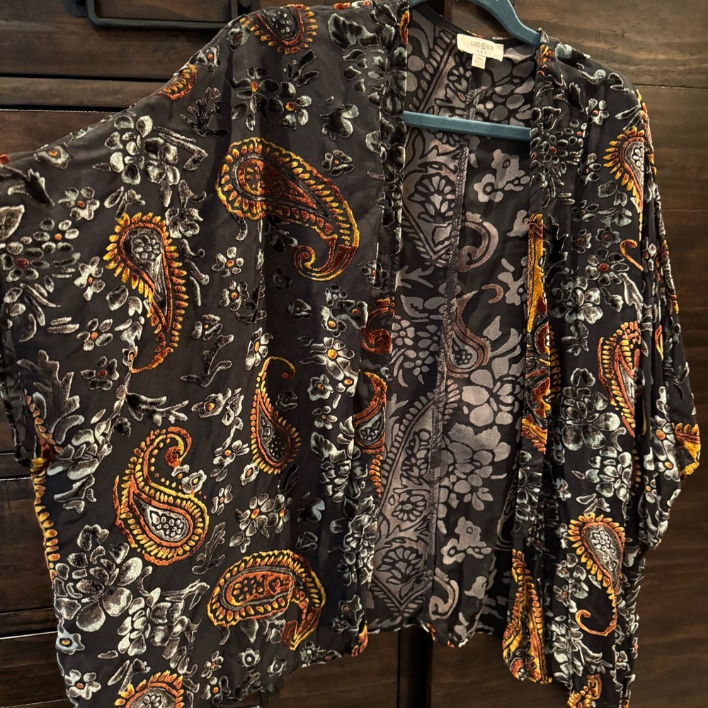 Umgee Velvet Burnout Kimono - Picture 3 of 5